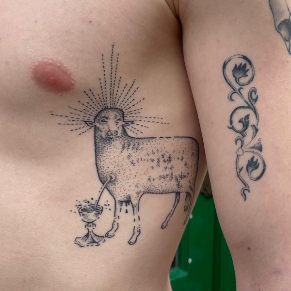 A quirky sheep tattoo design by Rhianna I'Anson. A resident artist at Nowhere Tattoo Shop, Rhianna is an early career artist who is already excelling within her practice, creating unique, dainty, stylish tattoos for her clientele.